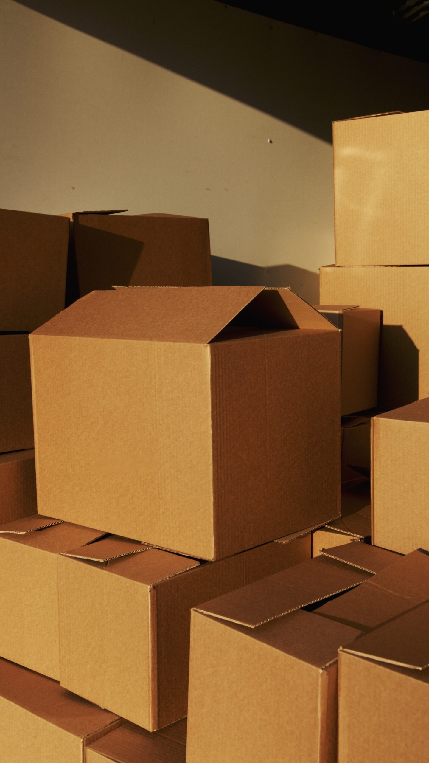 Melbourne to Wagga Wagga Interstate Removalists: Packed Boxes Ready for a Smooth Transition